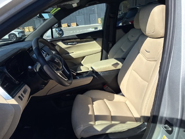 Used 2017 Silver Cadillac Base image 15