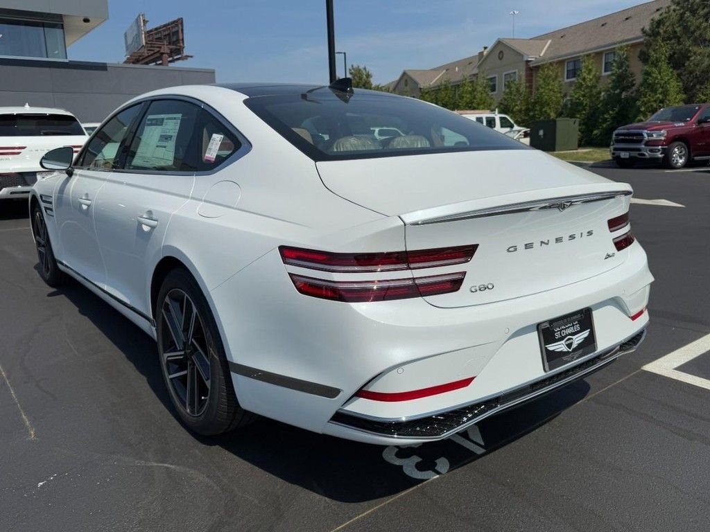 Certified Used 2026 Uyuni White Genesis 2.5T Advanced image 5