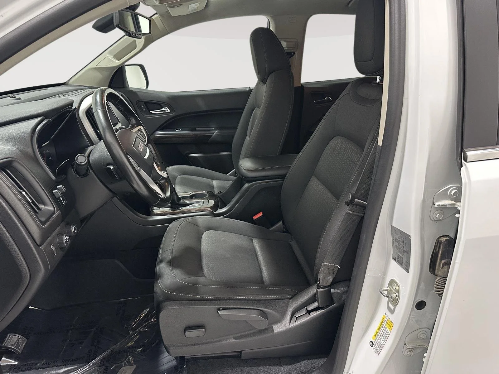Used 2020 SUMMIT WHITE GMC 4WD SLE image 16