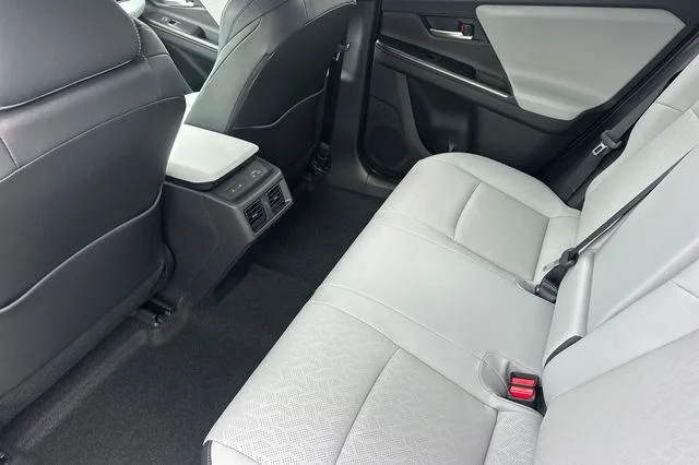 New 2026 CRYSTAL WHITE PEARL Subaru Touring image 9
