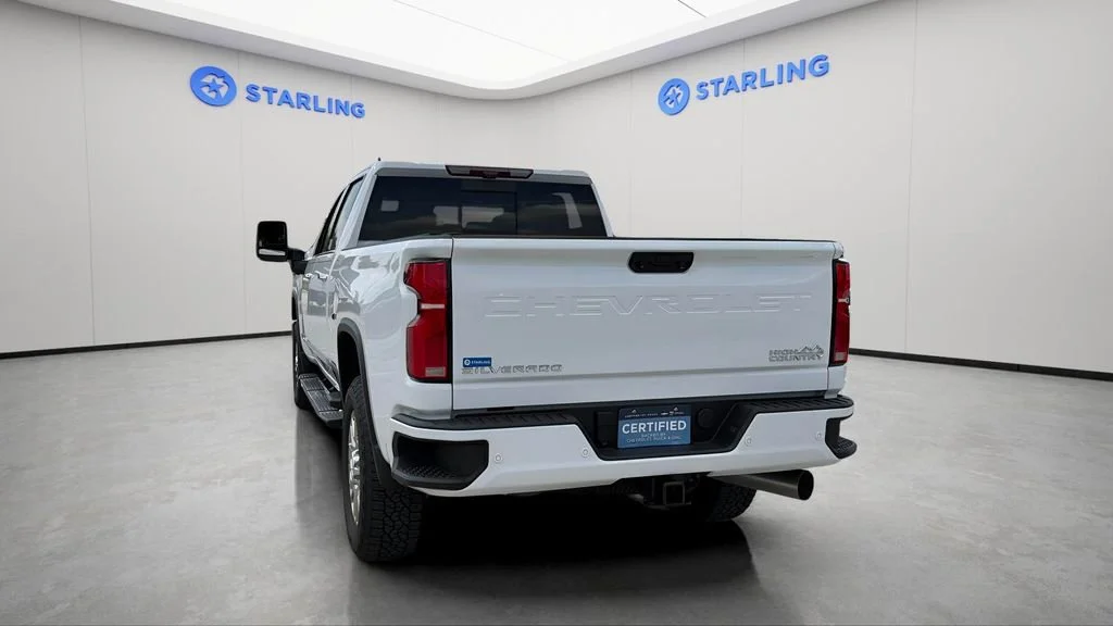 Used 2024 Summit White Chevrolet High Country image 7