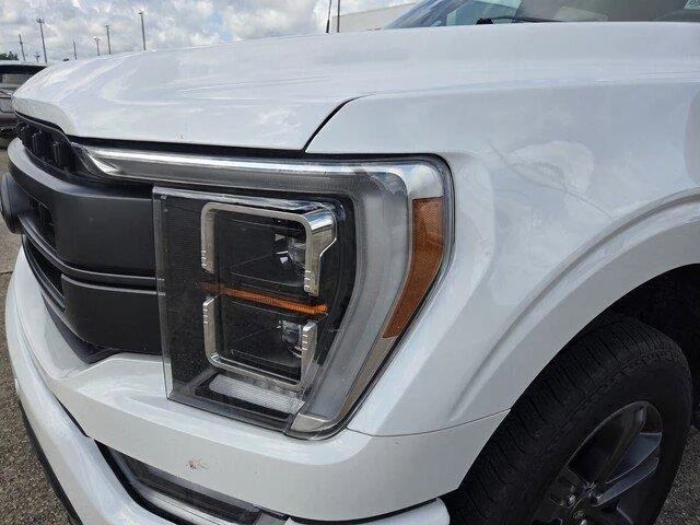 Used 2023 Star White Metallic Tri-Coat Ford LARIAT image 10
