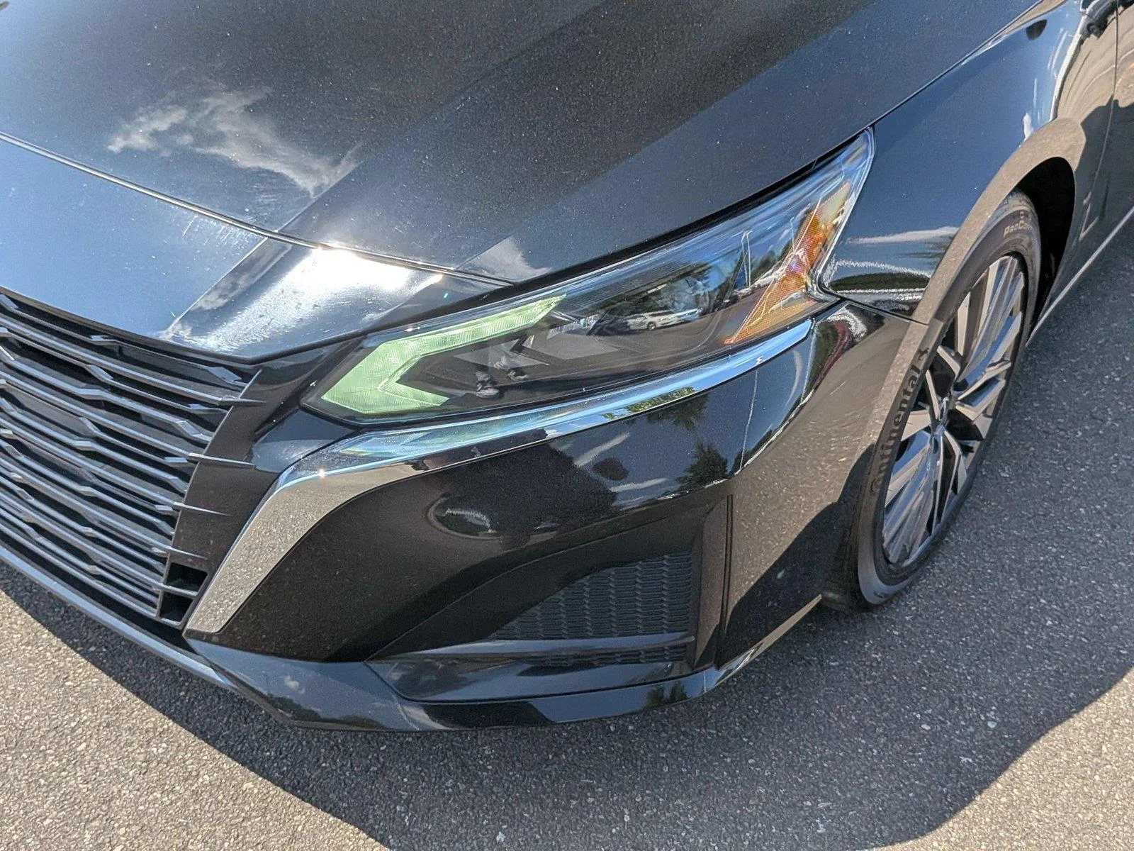 Certified Used 2025 Super Black Nissan SV image 9