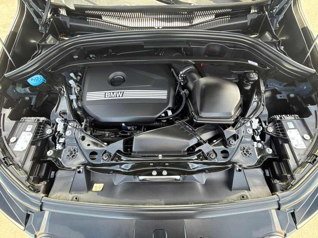 Used 2023 Gray BMW xDrive28i image 8