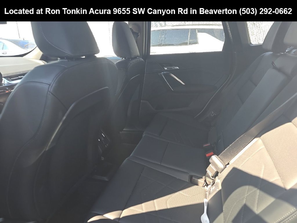 Used 2025 Mineral White Metallic BMW xDrive28i image 10