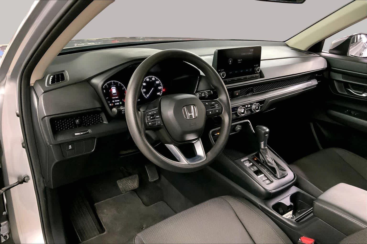 Used 2024 Lunar Silver Metallic Honda LX image 18