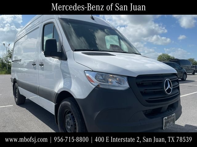 New 2025 Arctic+White Mercedes-Benz Cargo 144 WB image 1