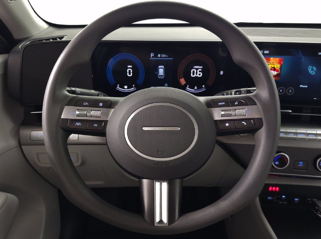 2025 Hyundai Kona SE - Photo 19