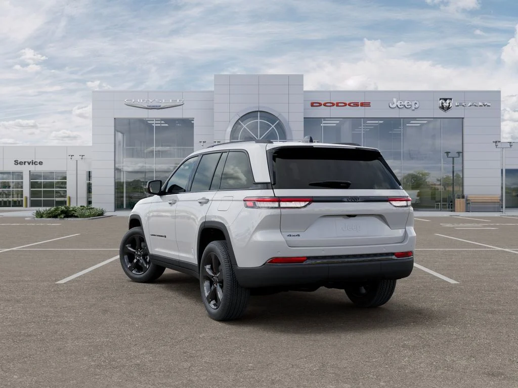 New 2025 Bright White Clear-Coat Exterior Paint Jeep Laredo image 3