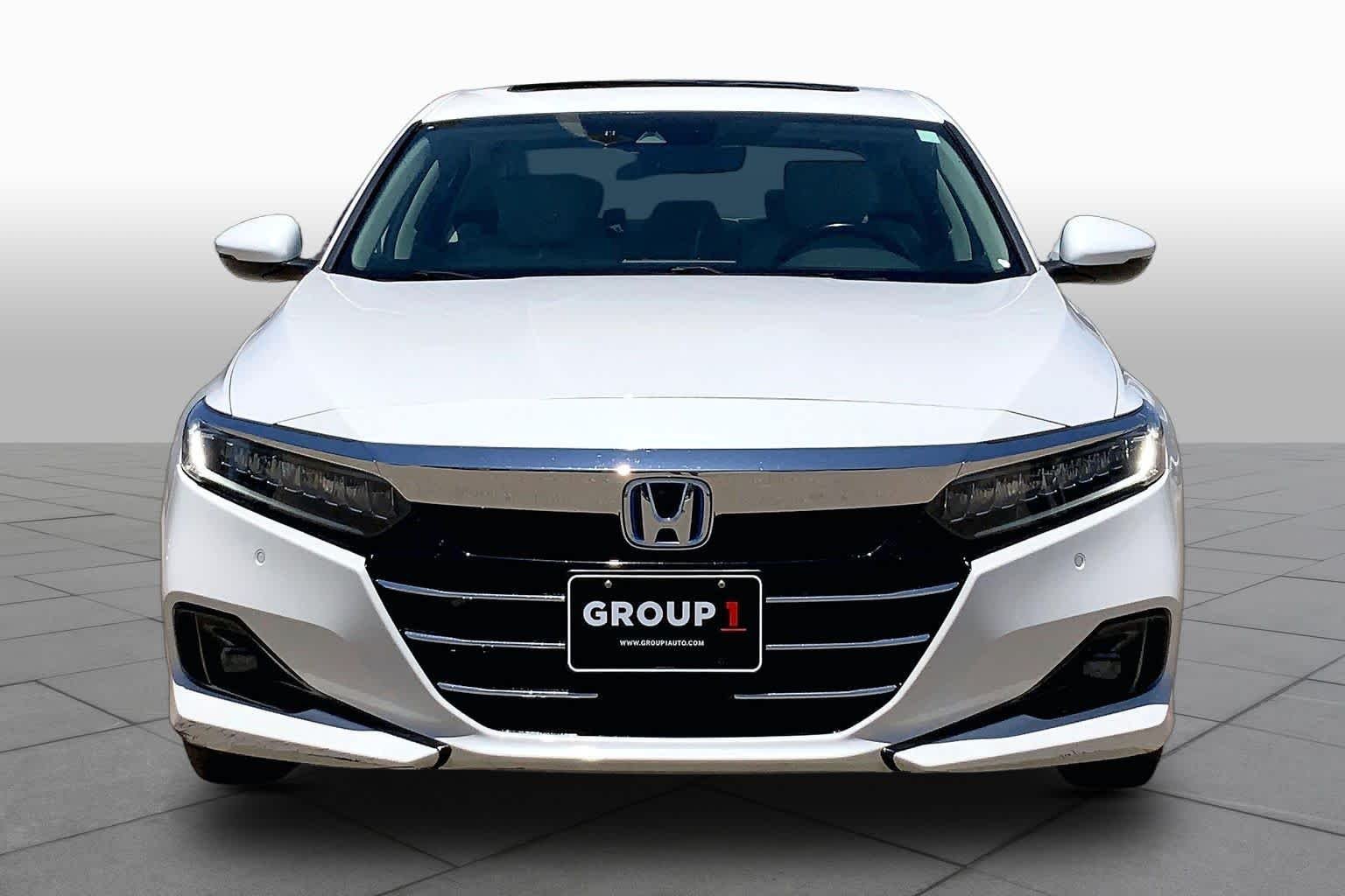 Used 2021 Platinum White Pearl Honda Touring image 4