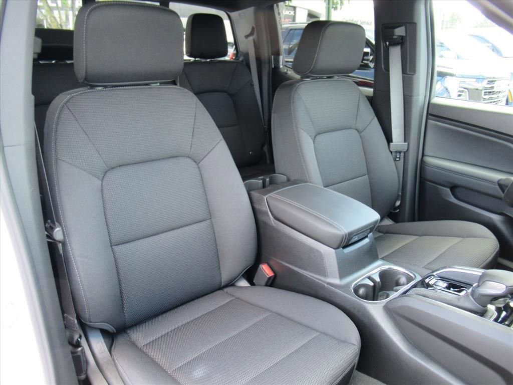 New 2026 Summit White GMC Elevation image 9