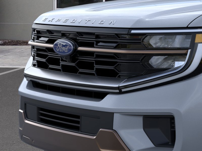 New 2025 Glacier Gray Metallic Tricoat Ford King Ranch image 17