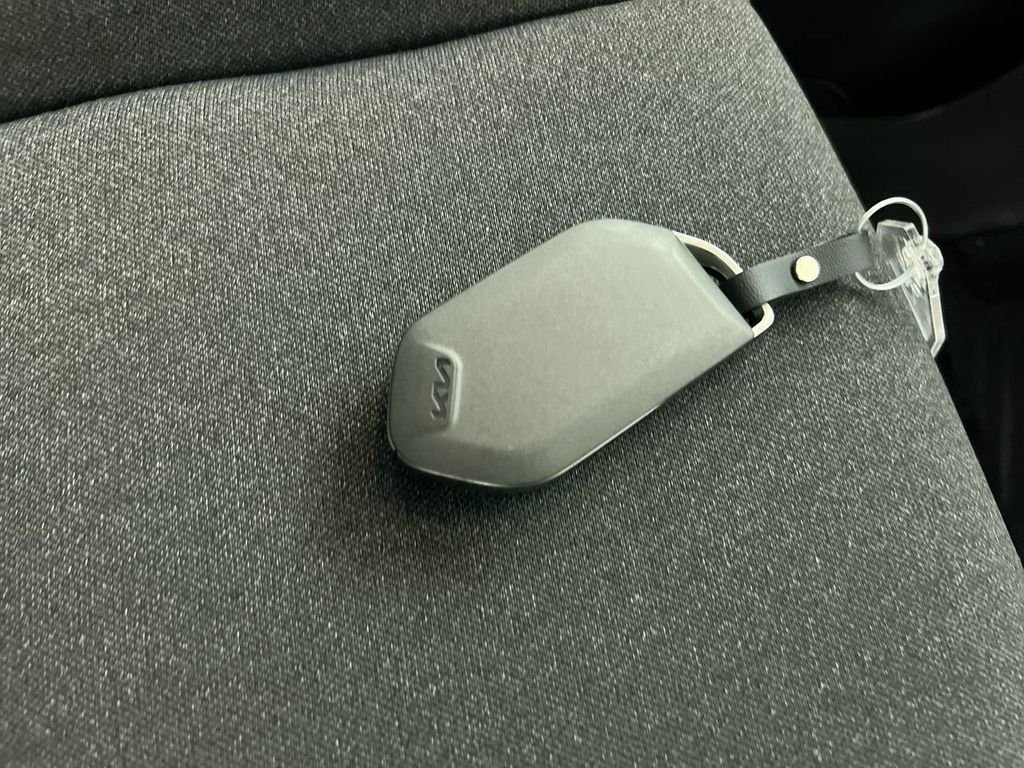New 2026 Deep Chroma Blue Kia LXS image 35
