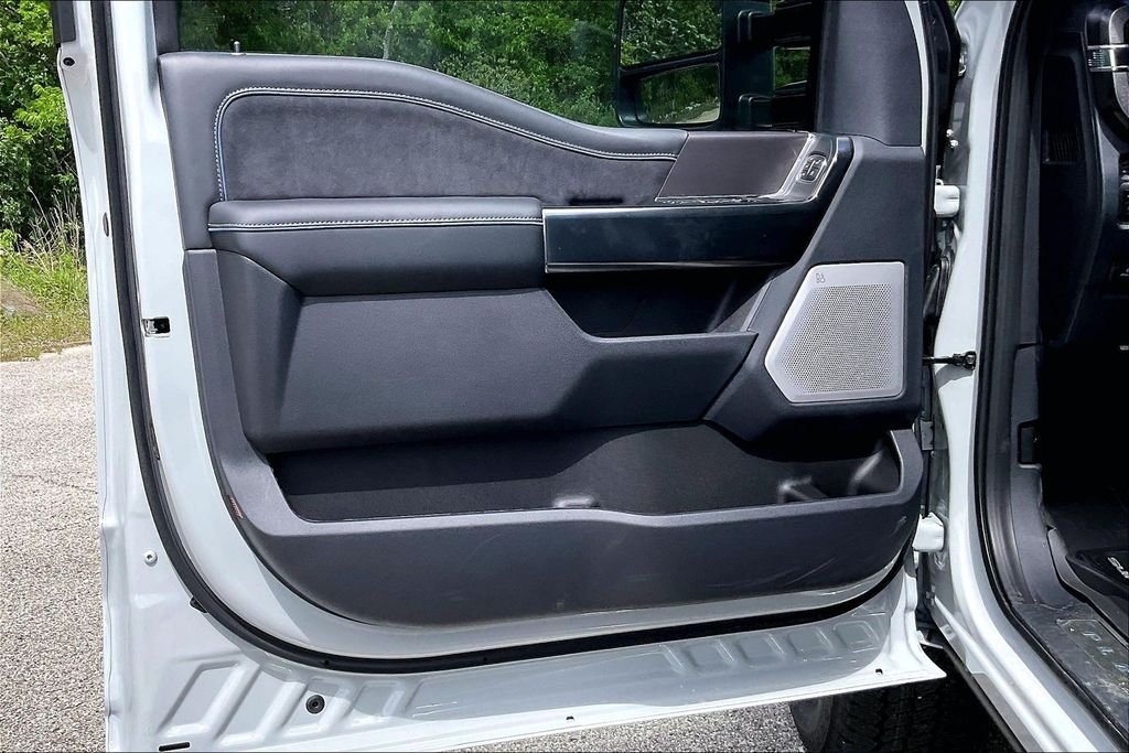 New 2026 Avalanche Ford Platinum image 13