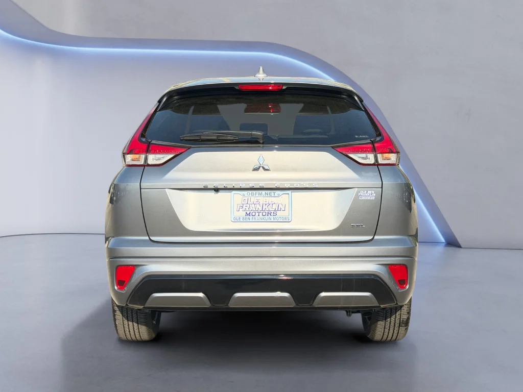 New 2026 Mercury Gray Metallic Mitsubishi SEL image 4