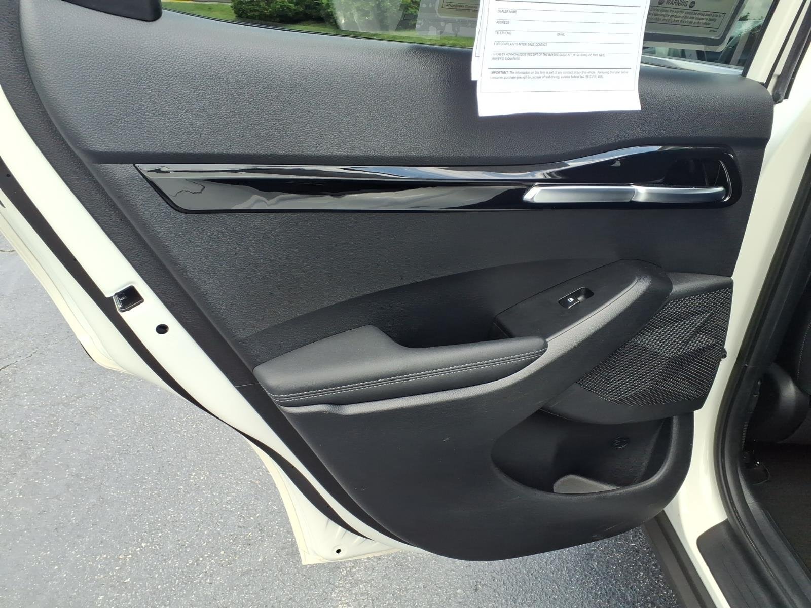 Used 2024 White Kia S image 18