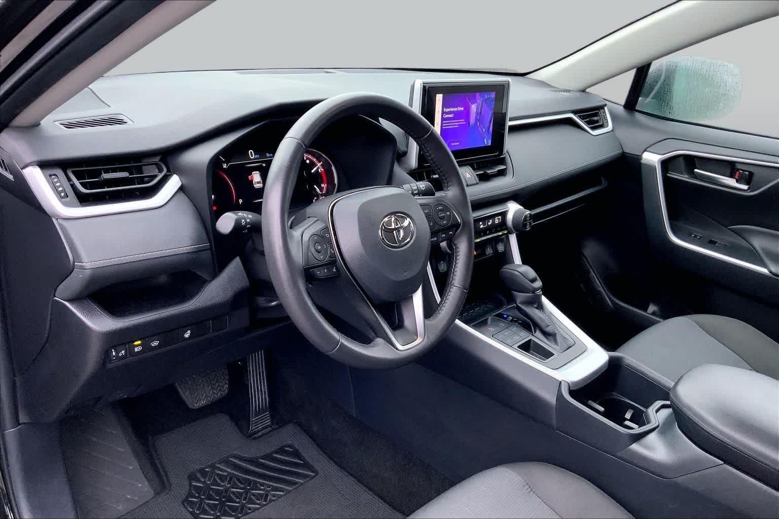 Used 2025 Midnight Black Metallic Toyota XLE image 17