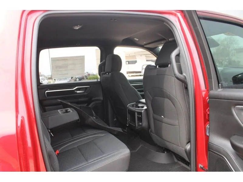 New 2026 Molten Red Pearl-Coat Exterior Paint RAM Big Horn image 4