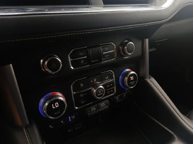 Used 2022 White GMC SLT image 12