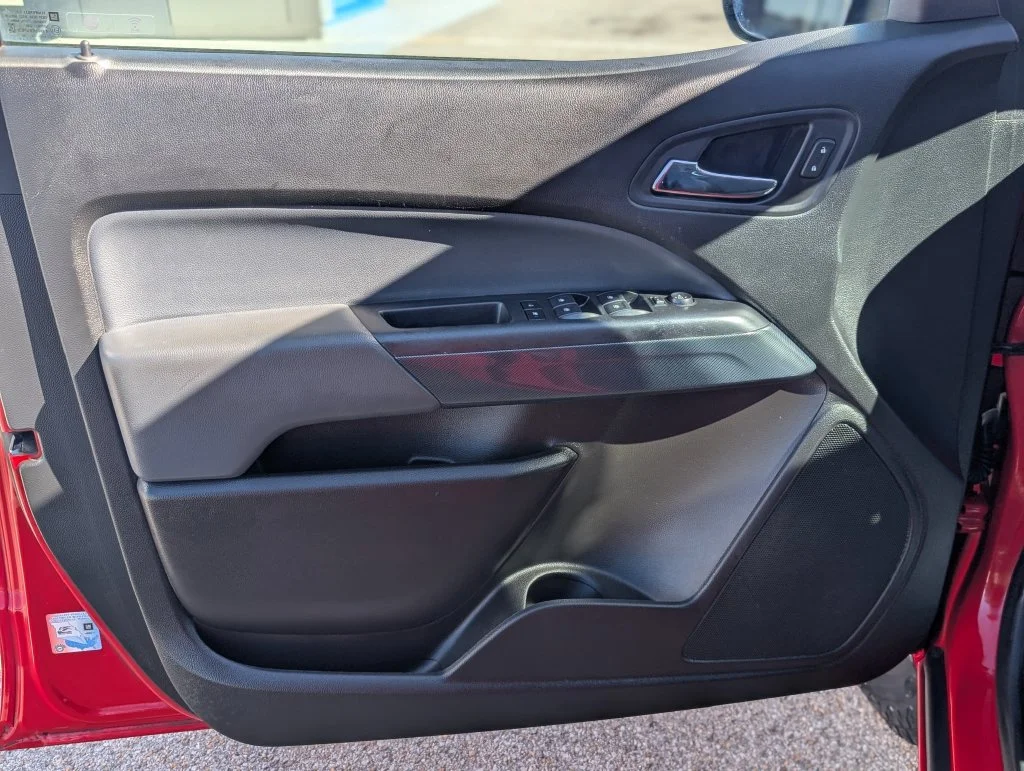 Used 2020 Red Chevrolet Z71 image 17