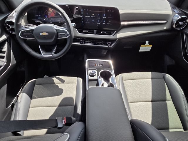 2027 Chevrolet Equinox LT - Photo 8