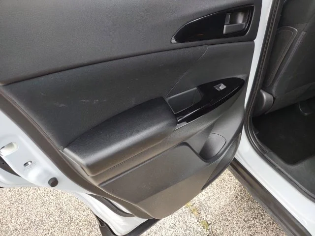 Certified Used 2024 White Mitsubishi  image 17