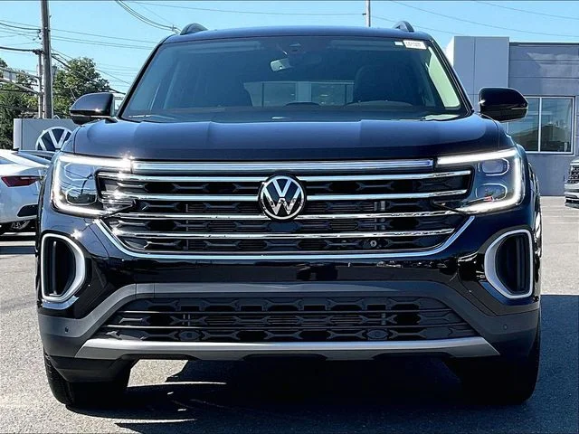 New 2026 Black Volkswagen SE w/Technology image 5