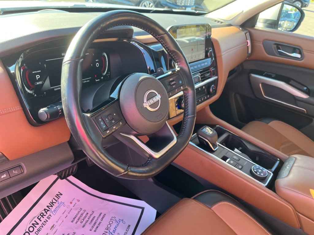 Used 2024 Silver Nissan Platinum image 14