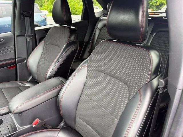 Used 2025 Gray Ford ST-Line image 26