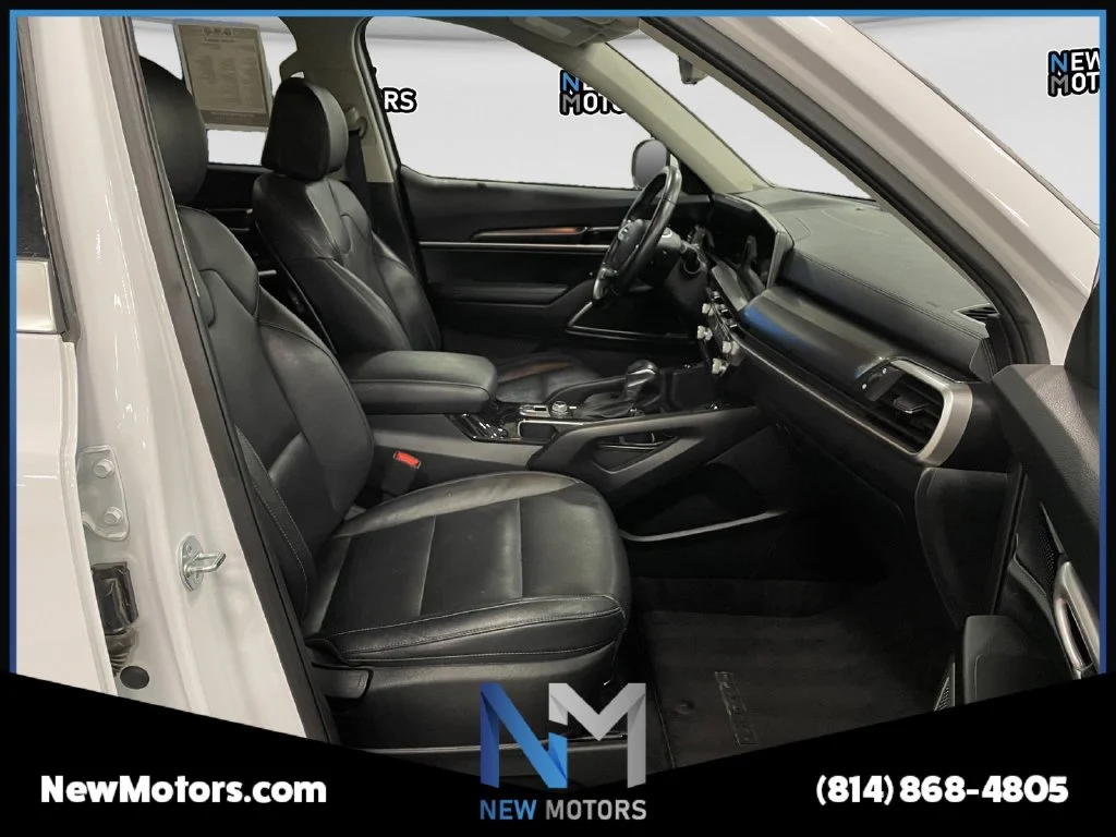 Used 2023 White Pearl Kia S image 15