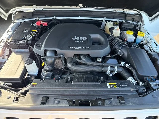 Used 2020 Bright White Clearcoat Jeep Unlimited Sport Altitude image 28