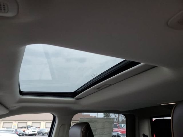 New 2025 Bright White Clear-Coat Exterior Paint RAM Limited image 15