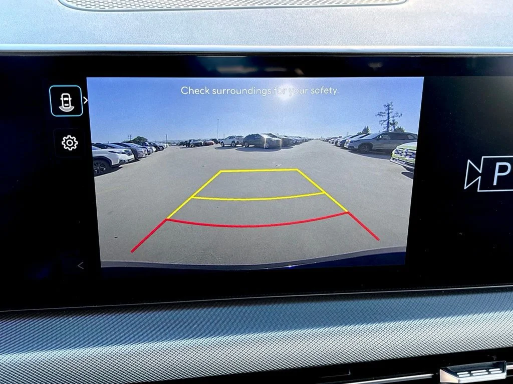 Used 2025 Black Hyundai SEL image 16