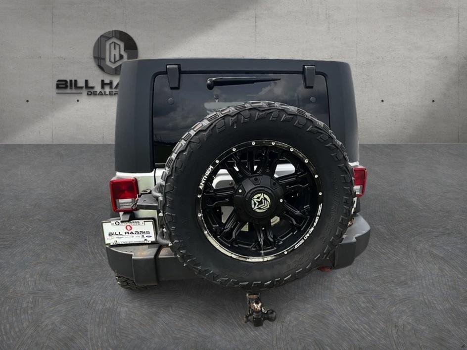 Used 2007 Silver Jeep Unlimited X image 6