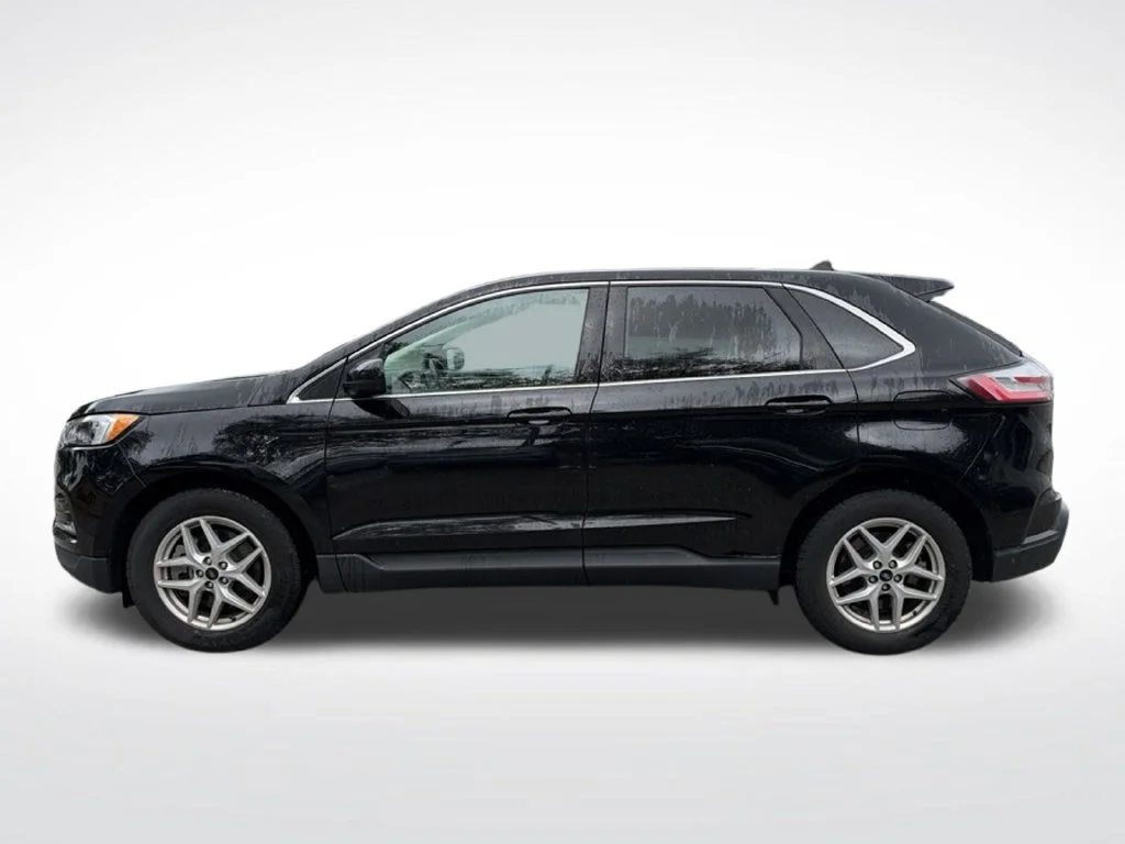 Used 2024 Black Ford SEL image 8