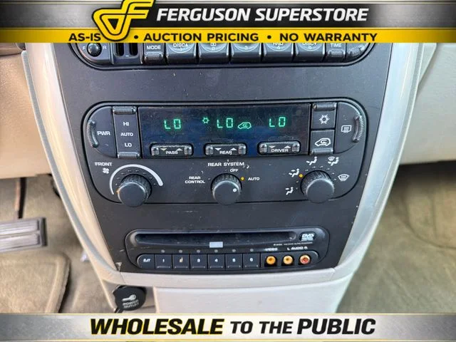 Used 2006 Gold Chrysler Touring image 13