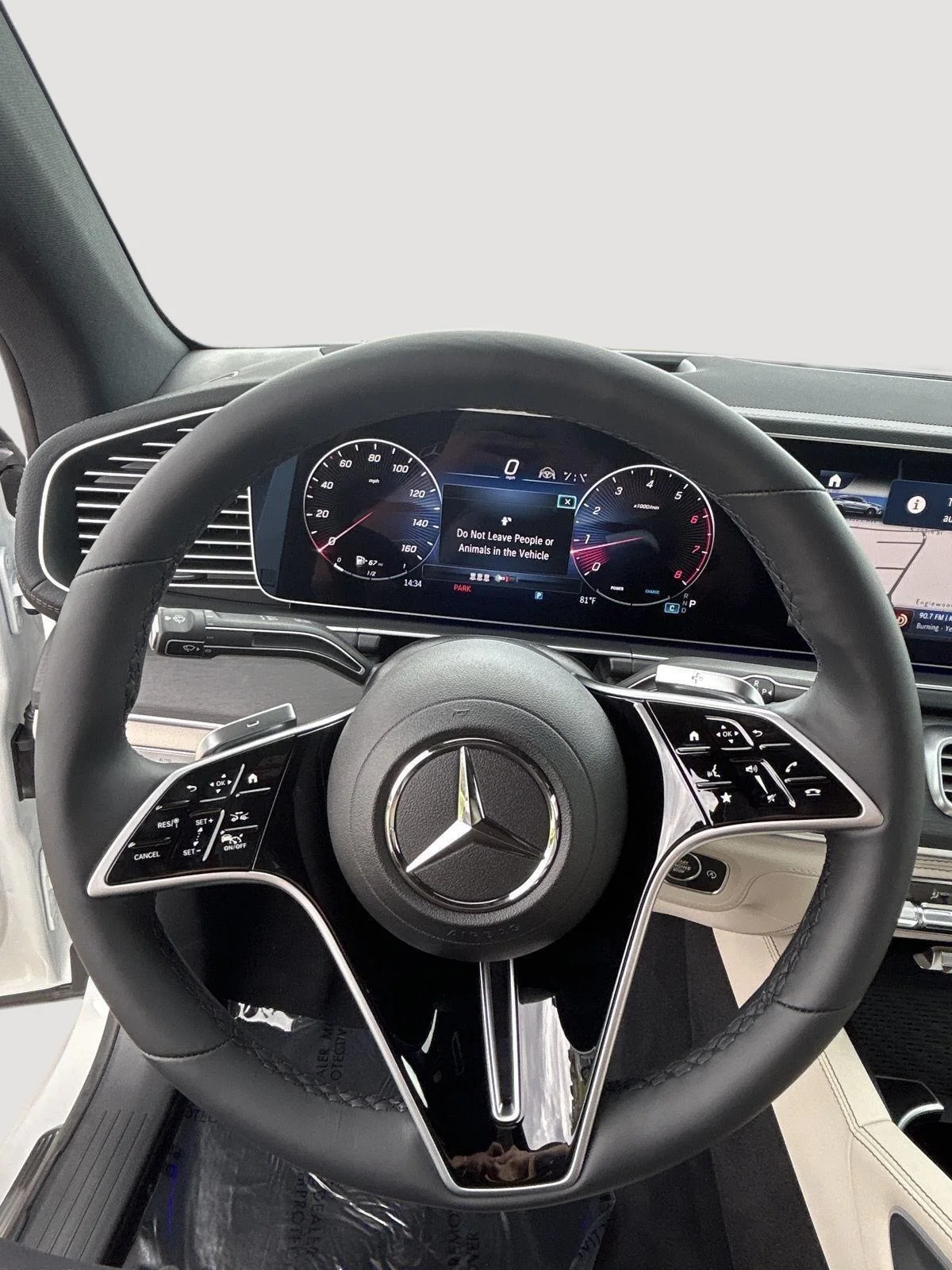 New 2026 Polar White Mercedes-Benz GLE 450 image 16