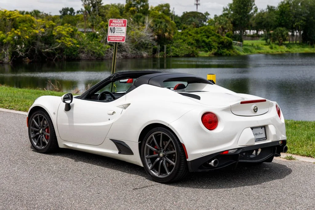 Used 2016 White Alfa Romeo Base image 5