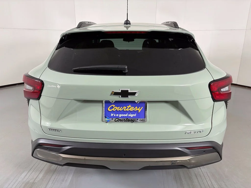 New 2026 Cacti Green Chevrolet ACTIV image 8