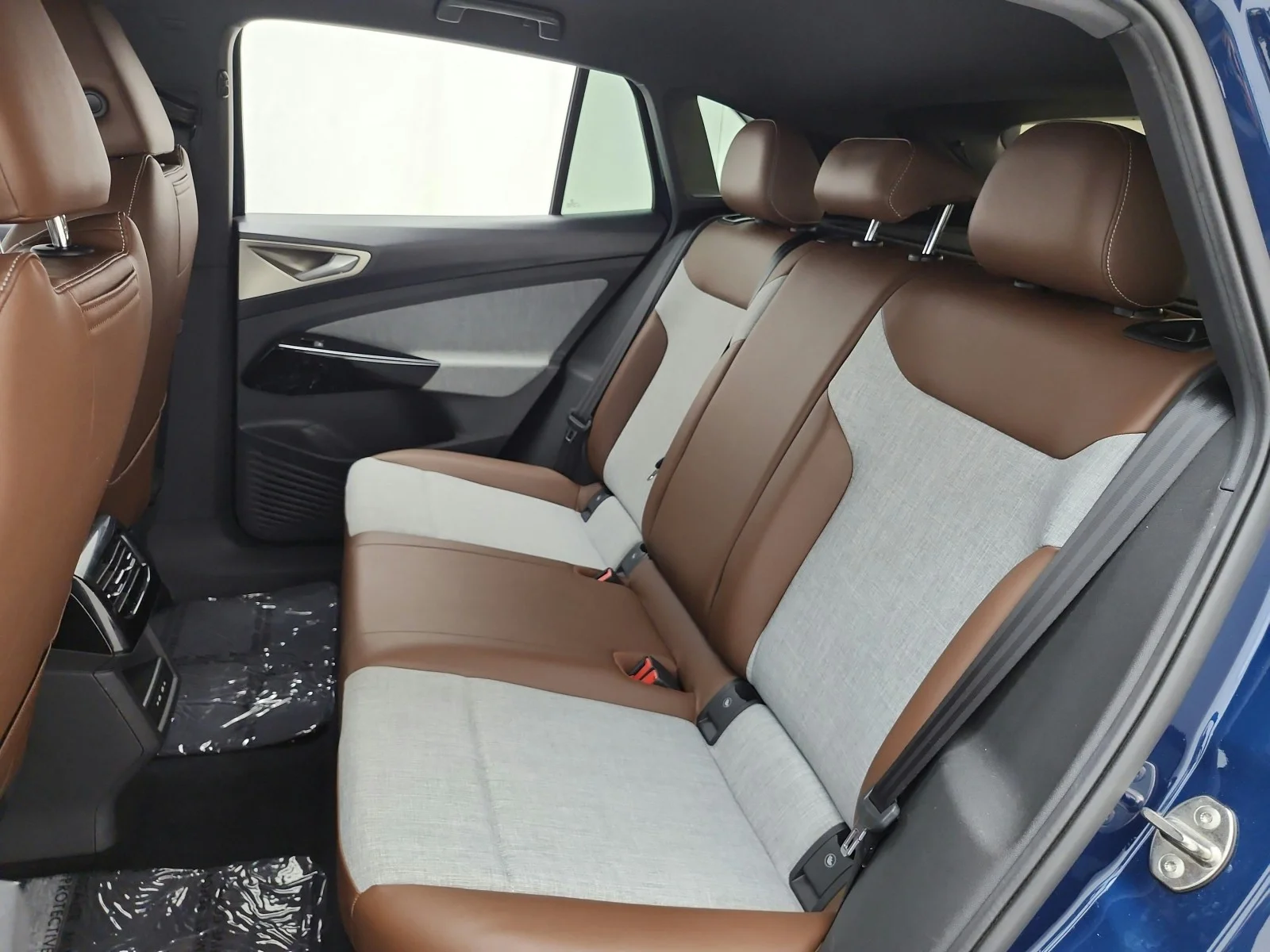 Used 2023 Tourmaline Blue Metallic Volkswagen Pro image 13