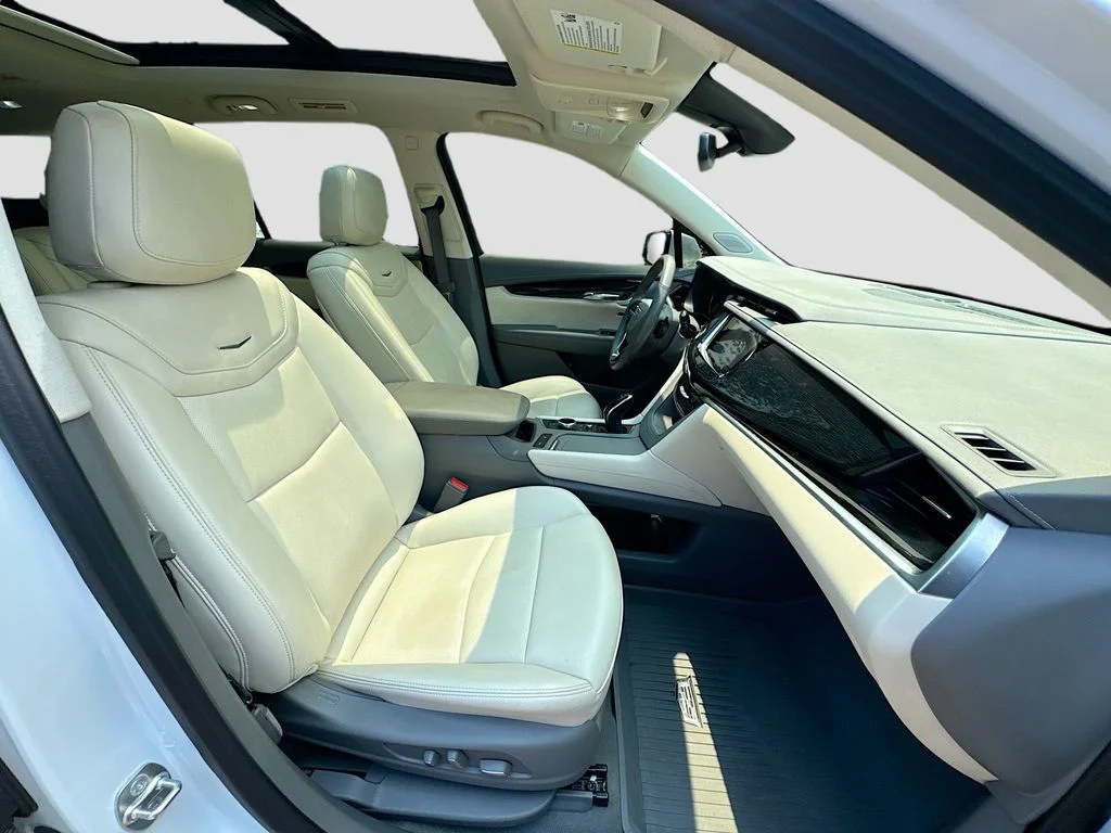 Used 2024 White Cadillac Premium Luxury image 32