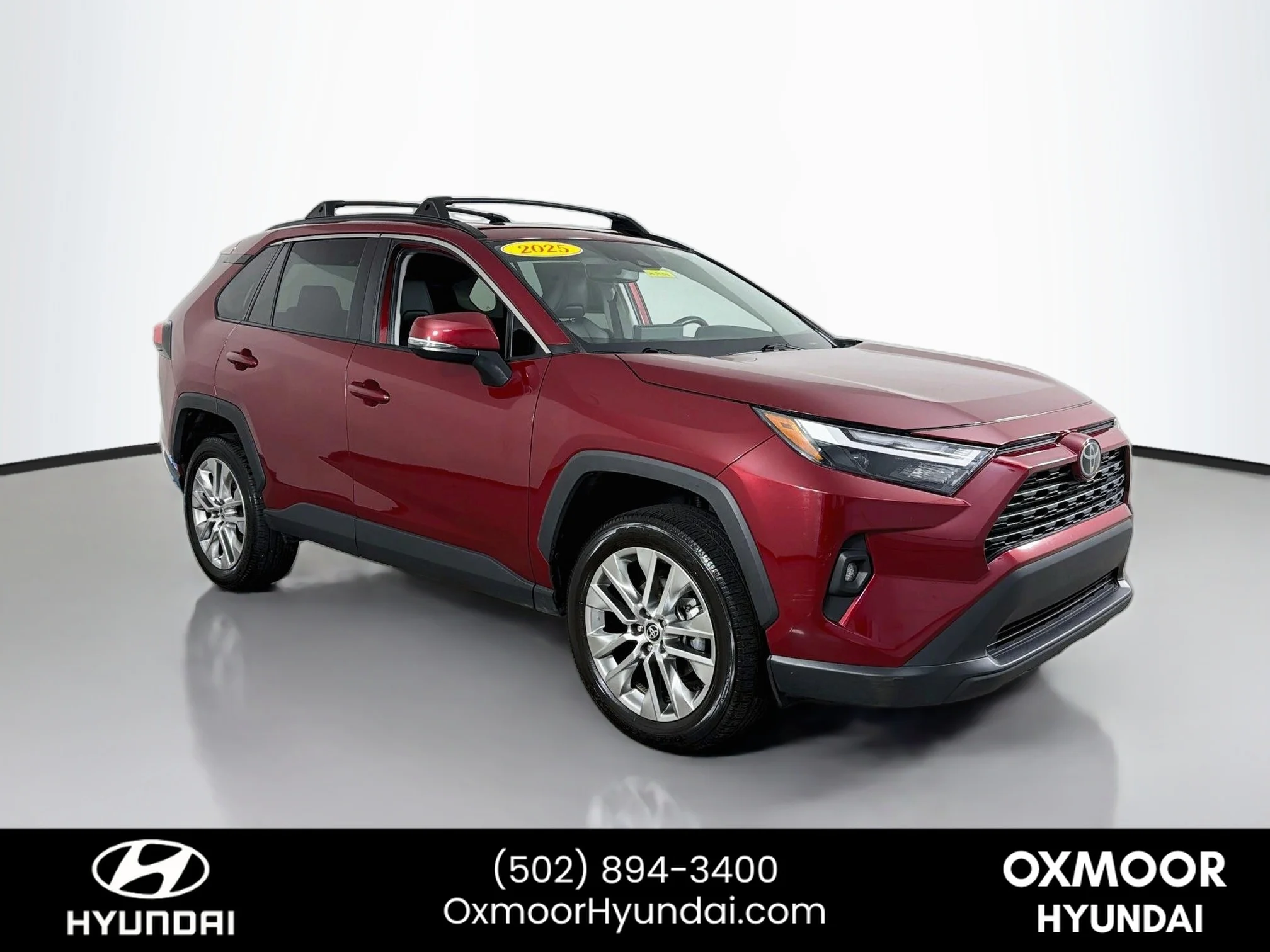 Used 2025 Ruby Flare Pearl Toyota XLE Premium image 1