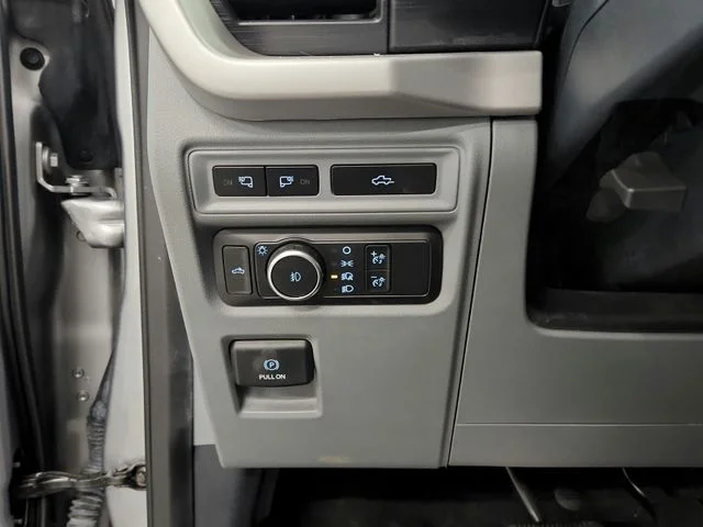 Used 2022 Silver Ford XLT image 27
