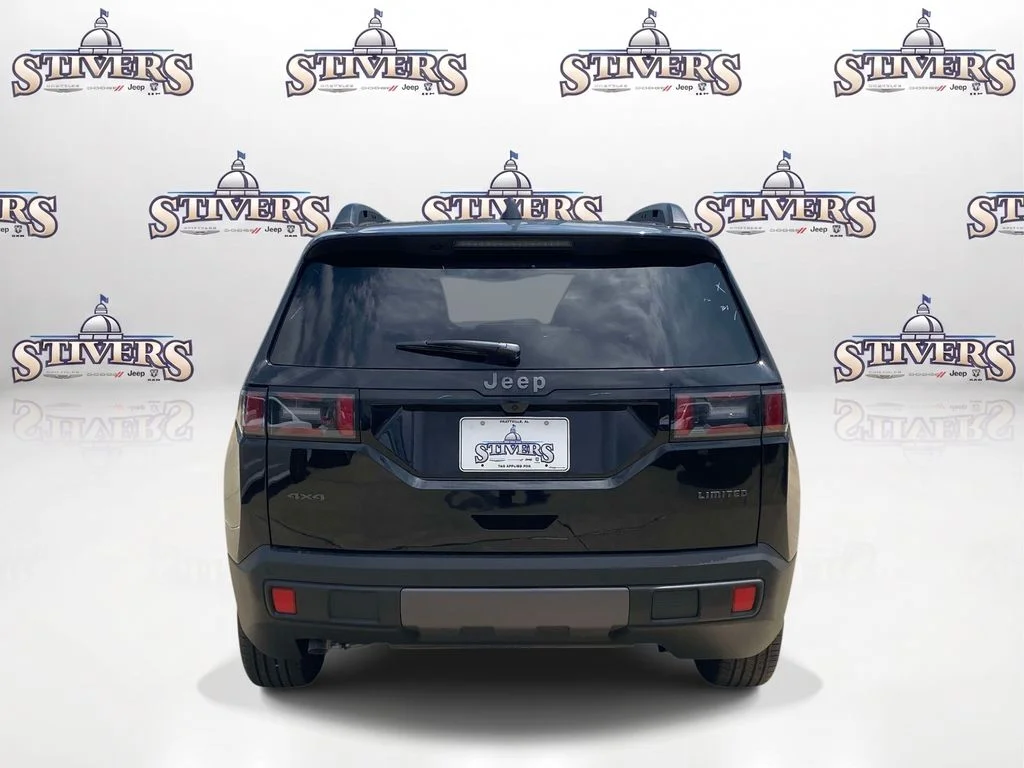 New 2026 Diamond Black Crystal Pearl-Coat Exterior Paint Jeep Limited image 5