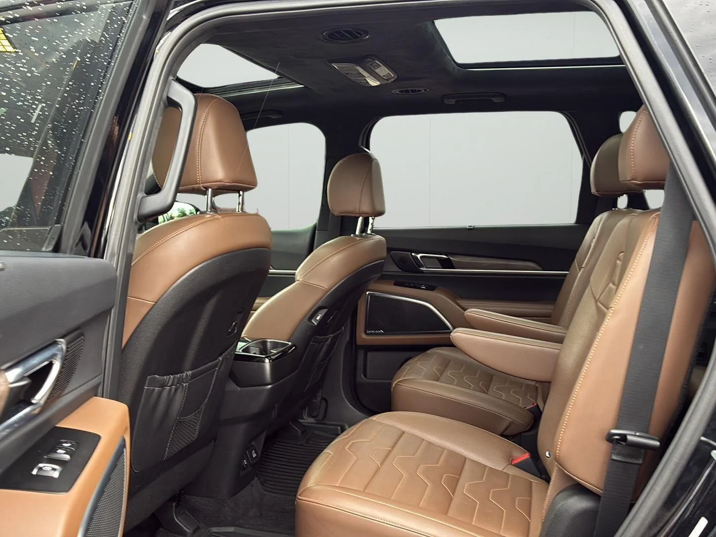 Used 2022 Ebony Black Kia SX image 18
