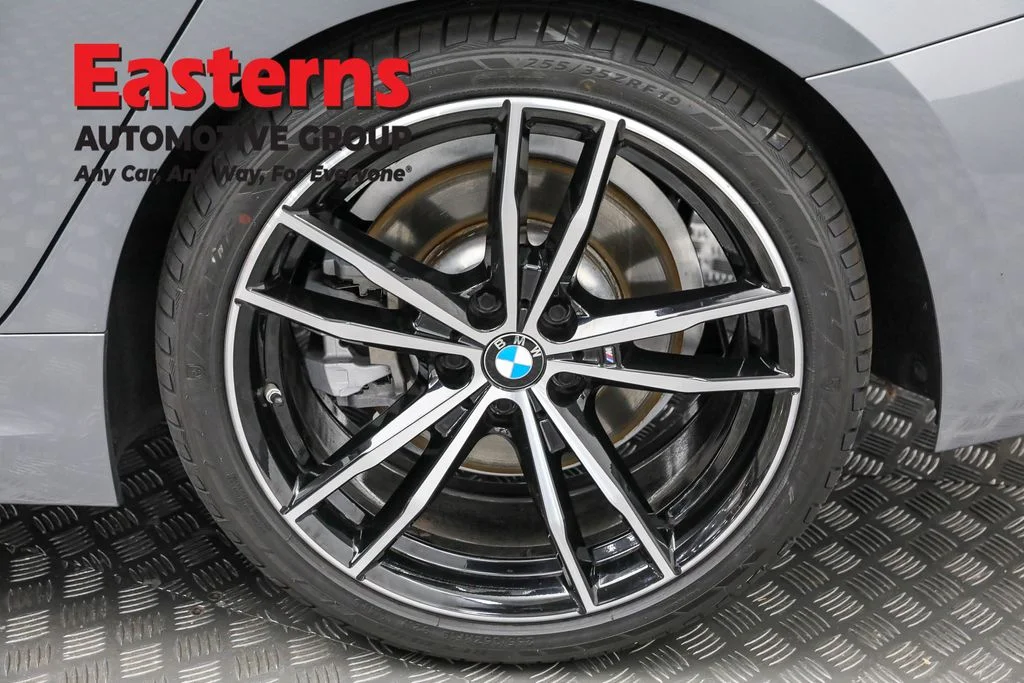 Used 2023 Gray BMW 330i image 32