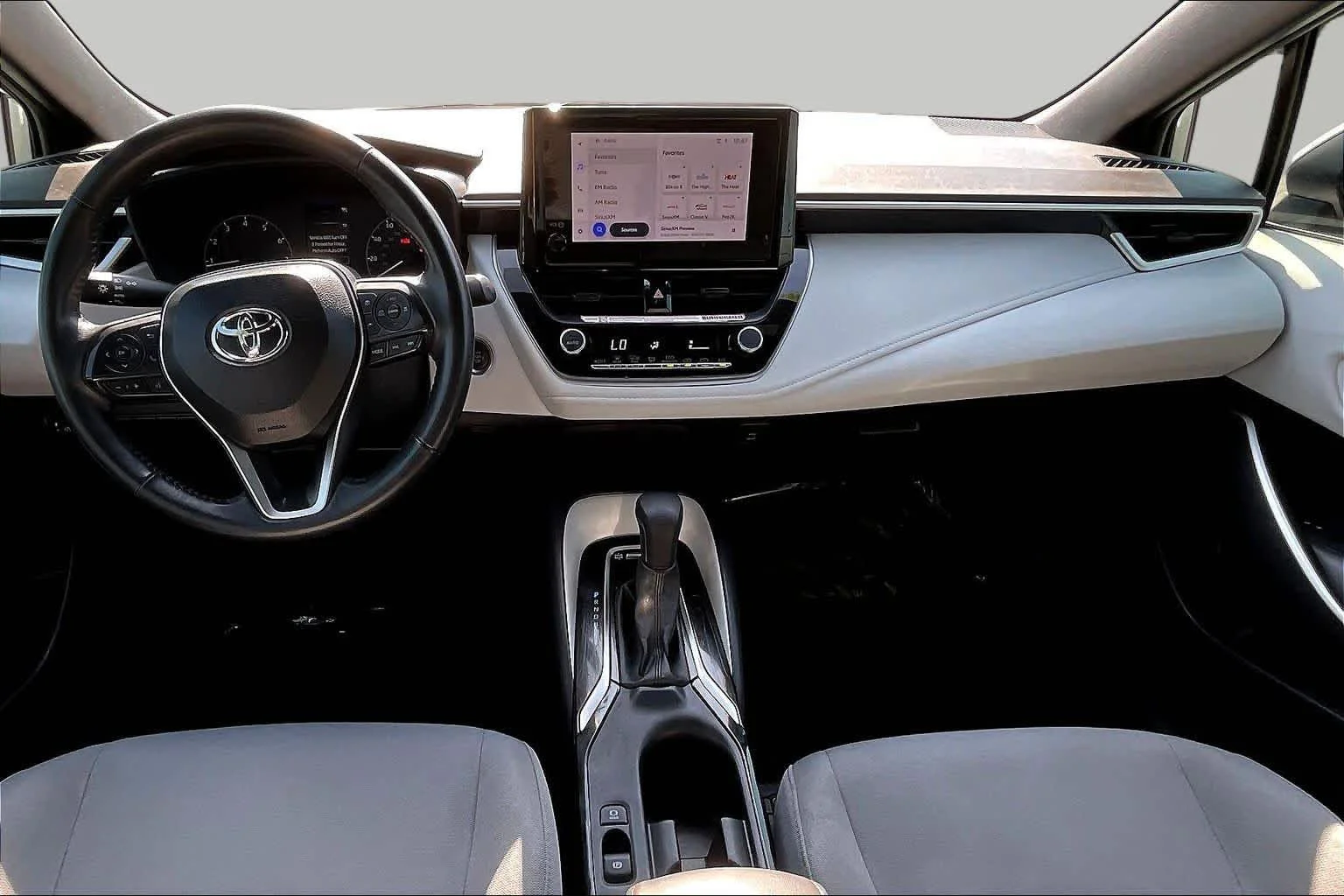 Used 2025 Classic Silver Metallic Toyota SE image 15