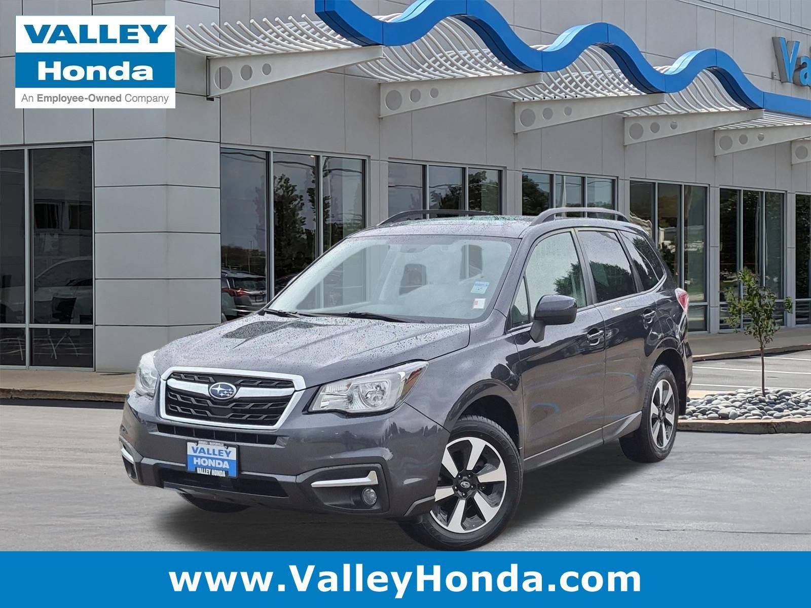 Used 2018 Dark Gray Metallic Subaru 2.5i Premium AWD image 1