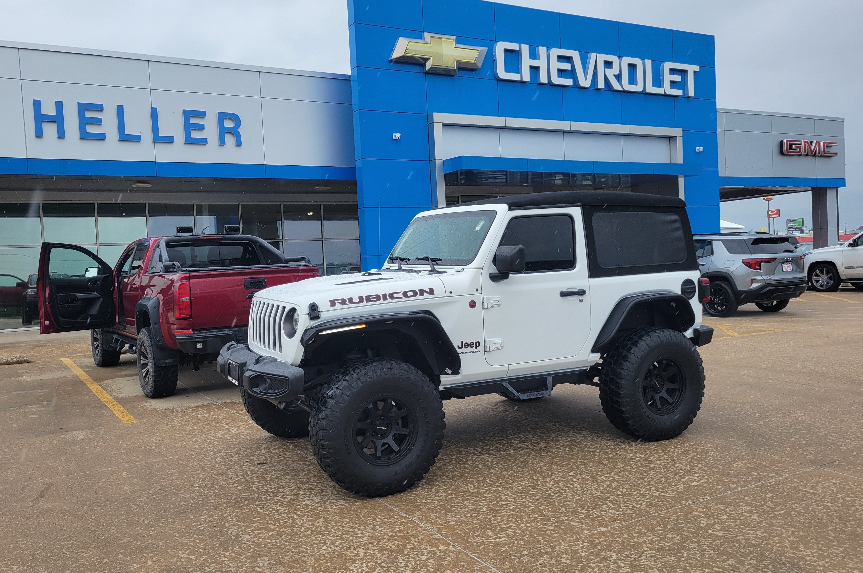 Used 2018 Bright White Clearcoat Jeep Rubicon image 3