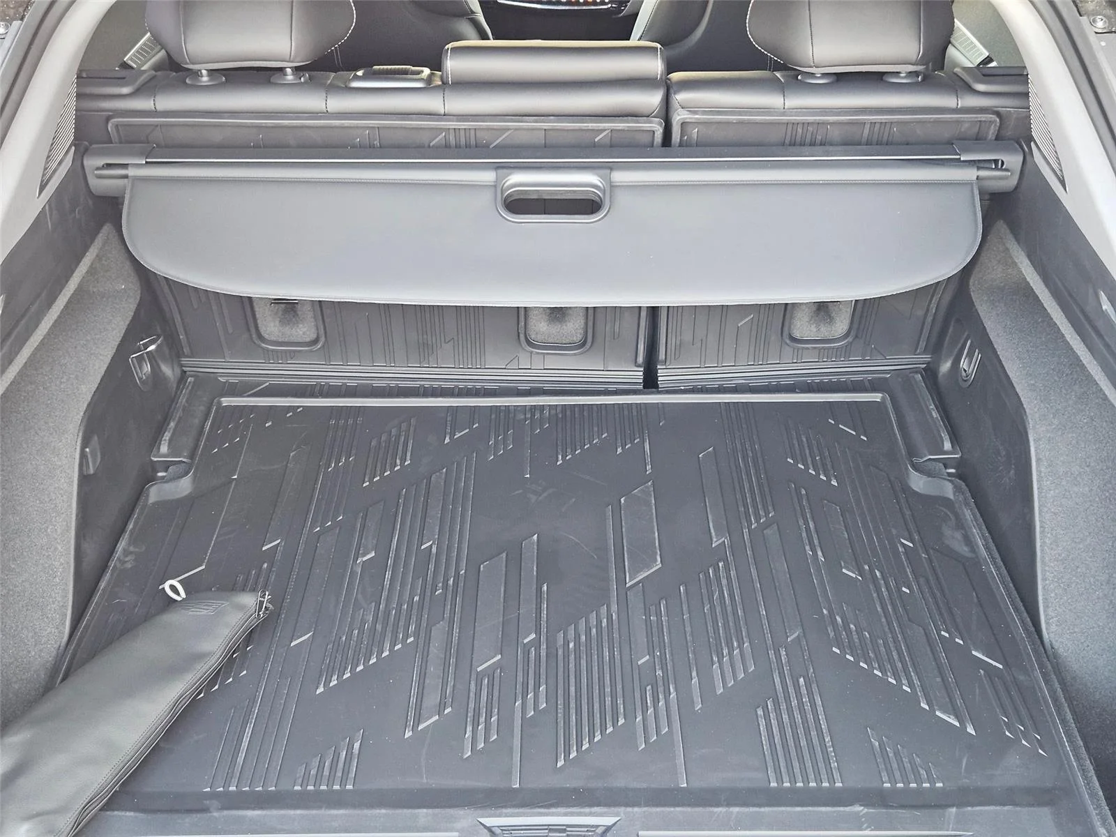 2026 Cadillac OPTIQ Premium Sport - Photo 29